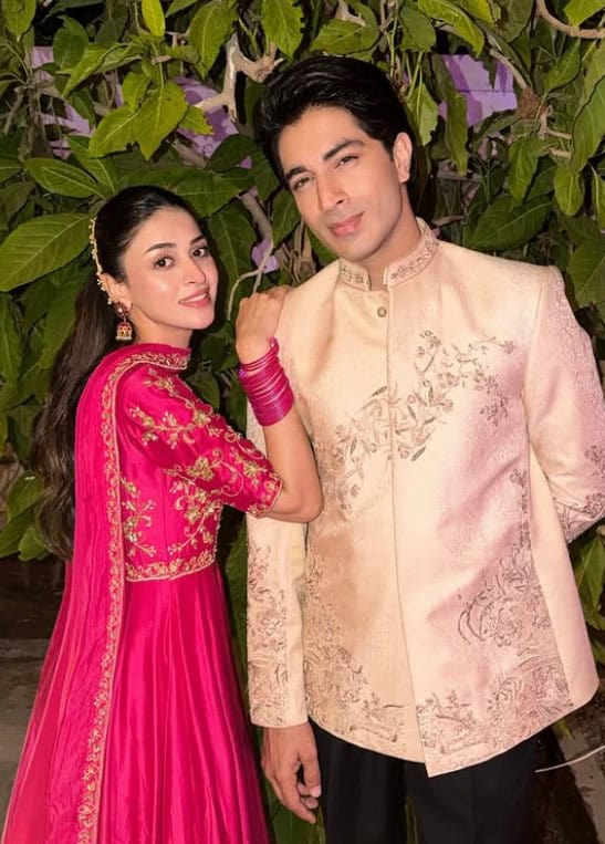 Anmol Baloch Dresses in Neeli Kothi